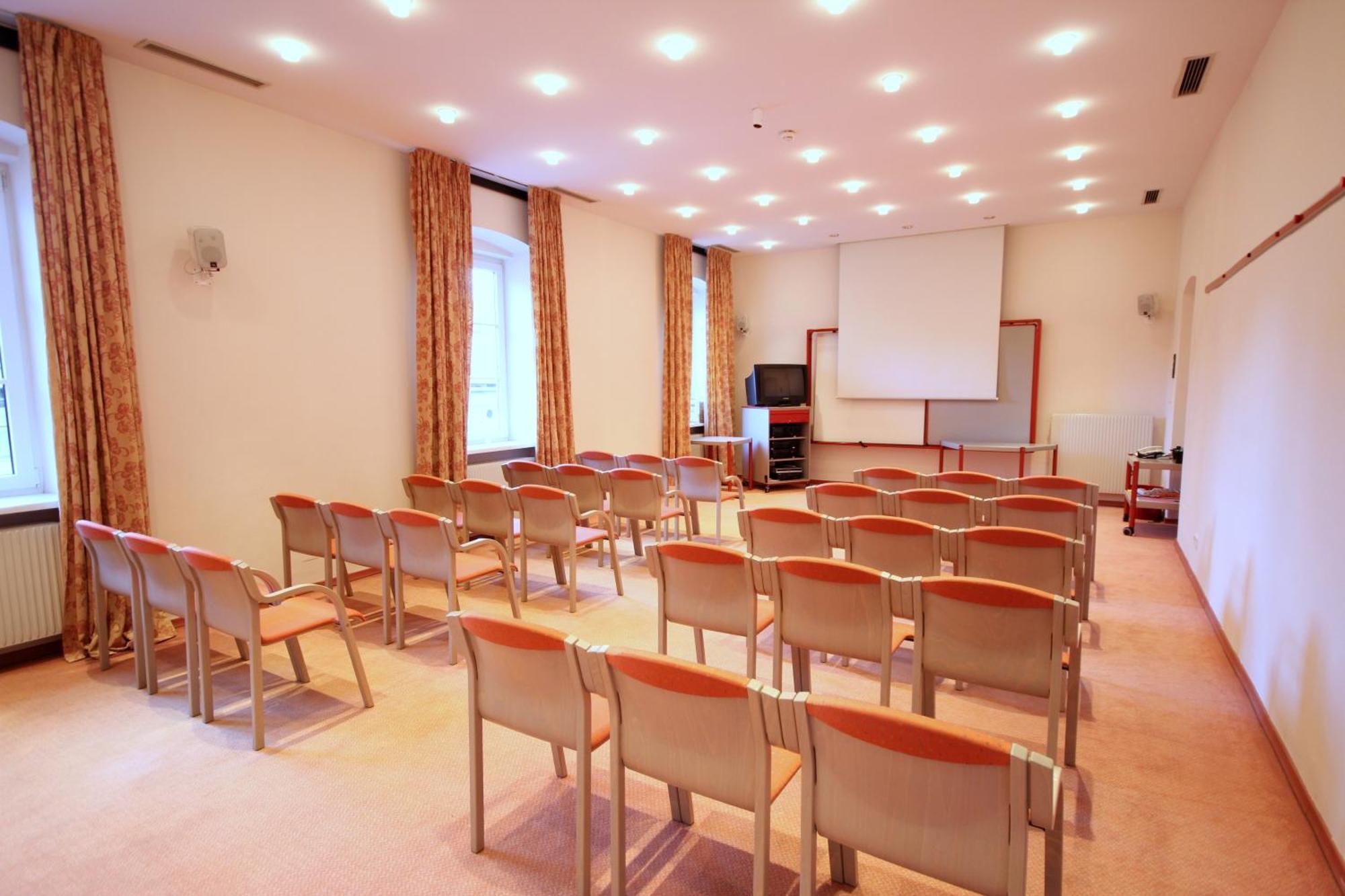 Carinthia Stadthotel Klagenfurt am Woerthersee Luaran gambar